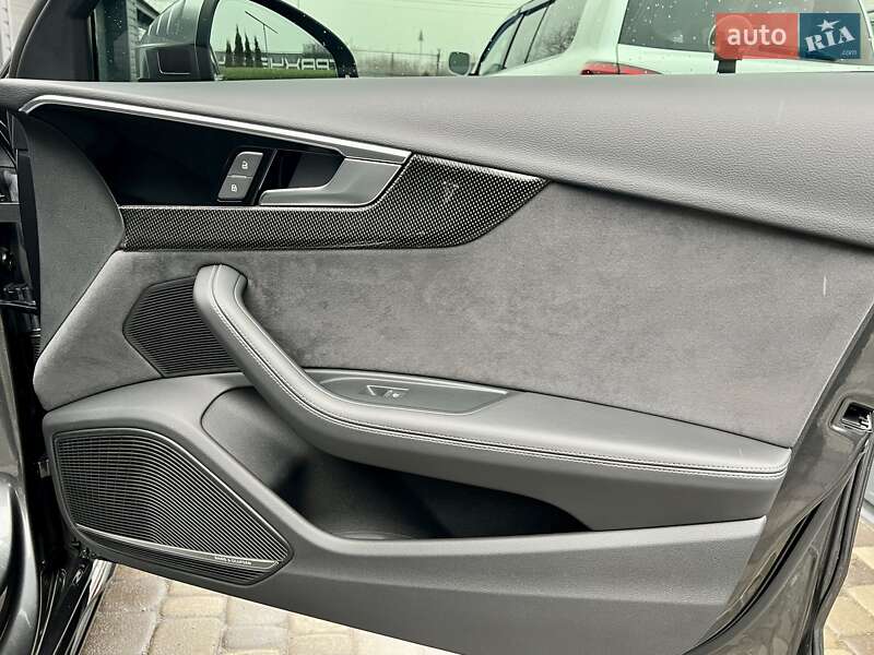 Седан Audi S4 2022 в Киеве