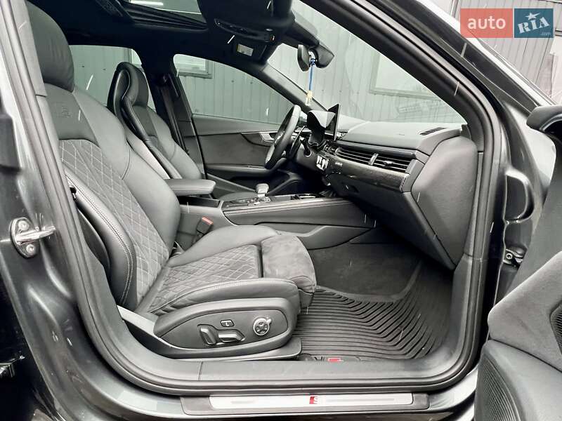 Седан Audi S4 2022 в Киеве