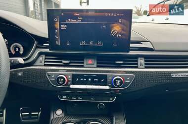 Седан Audi S4 2022 в 