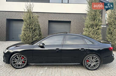 Седан Audi S4 2022 в 