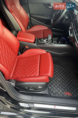 Седан Audi S4 2022 в 