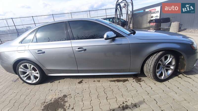Седан Audi S4 2010 в Тернополе