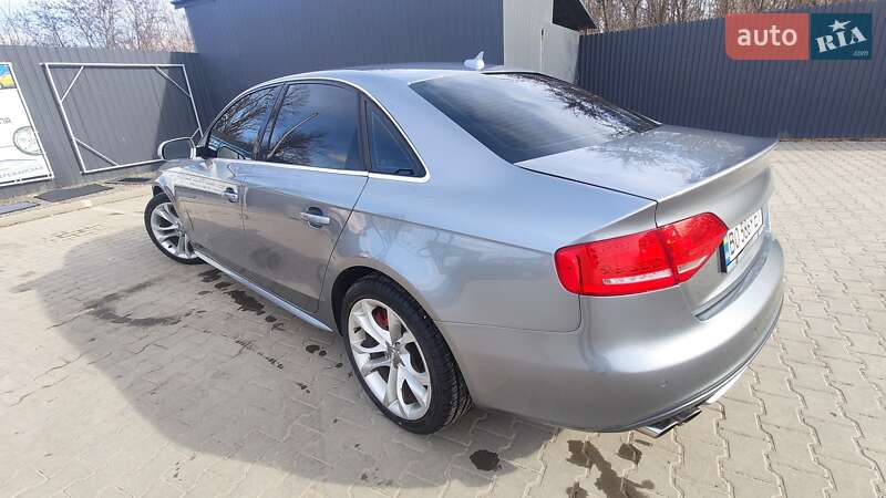 Седан Audi S4 2010 в Тернополе