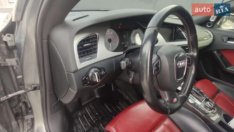 Седан Audi S4 2010 в Тернополе