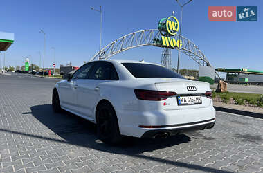 Седан Audi S4 2018 в 