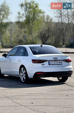 Седан Audi S4 2020 в 