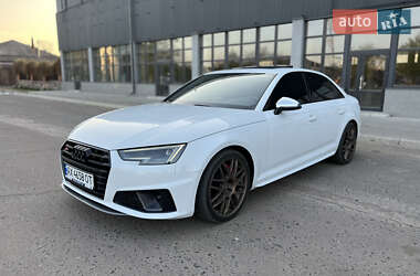 Седан Audi S4 2016 в 