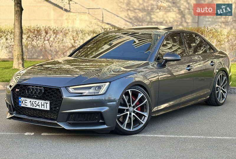 Седан Audi S4 2017 в Киеве