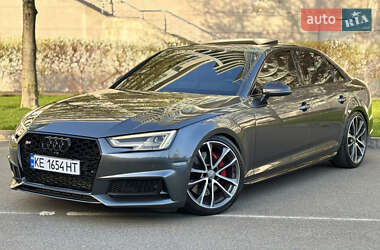 Седан Audi S4 2017 в 