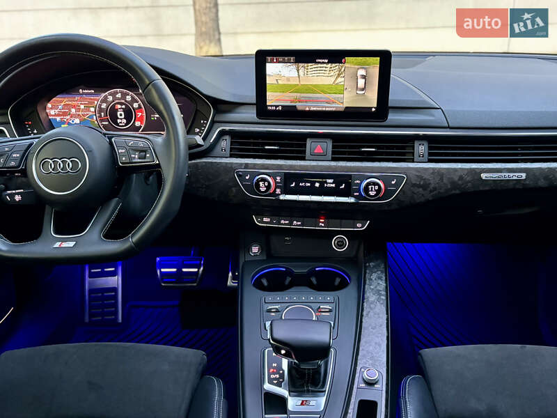 Седан Audi S4 2017 в Киеве