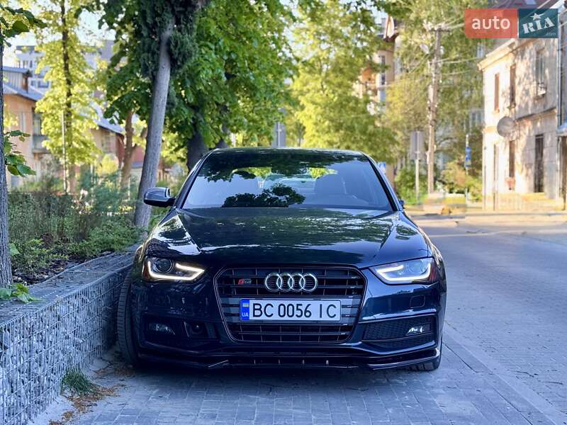 Седан Audi S4 2012 в Львове
