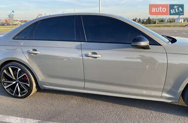 Седан Audi S4 2018 в 