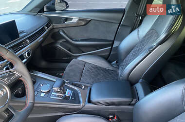 Седан Audi S4 2018 в 