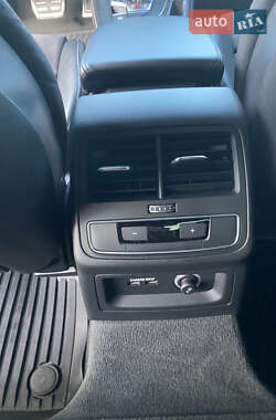 Седан Audi S4 2018 в 