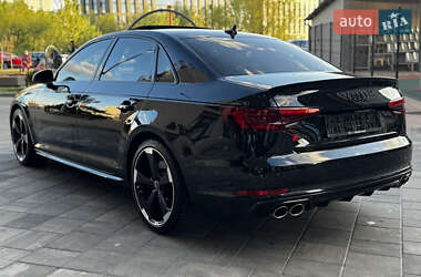 Седан Audi S4 2018 в 
