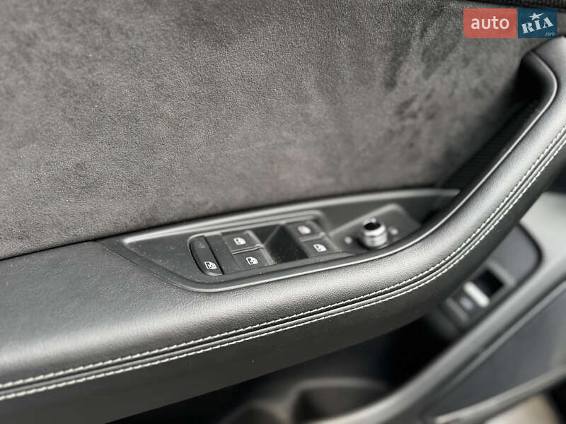 Седан Audi S4 2018 в Киеве