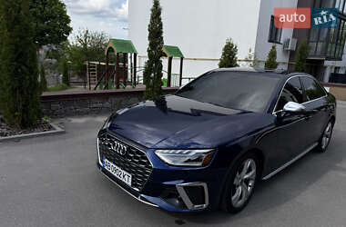 Седан Audi S4 2022 в 