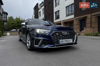 Седан Audi S4 2022 в 