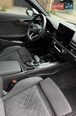 Седан Audi S4 2022 в 
