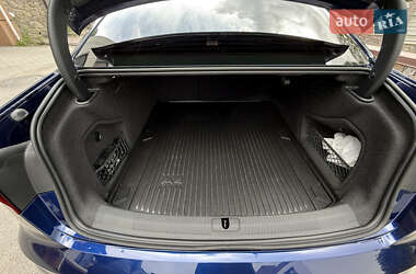 Седан Audi S4 2022 в 