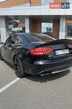 Седан Audi S4 2012 в 