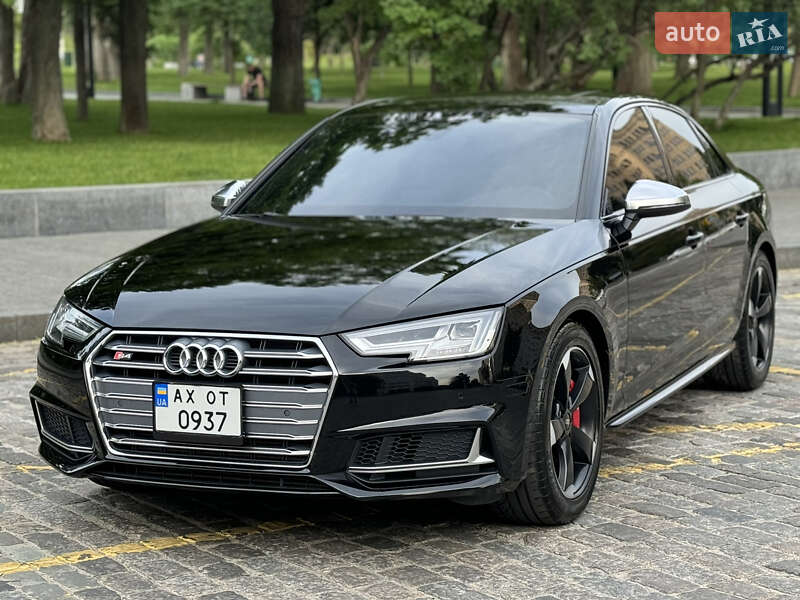 Седан Audi S4 2018 в Харкові