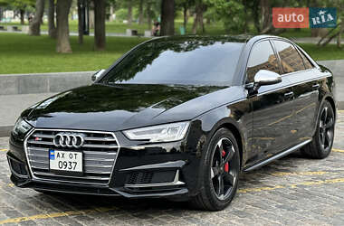 Седан Audi S4 2018 в 