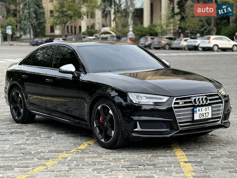Седан Audi S4 2018 в Харкові