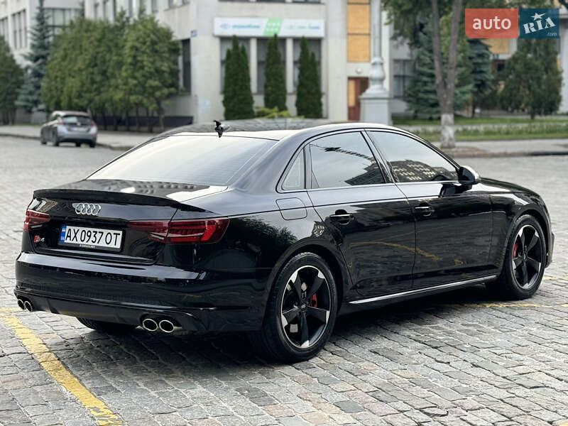 Седан Audi S4 2018 в Харкові