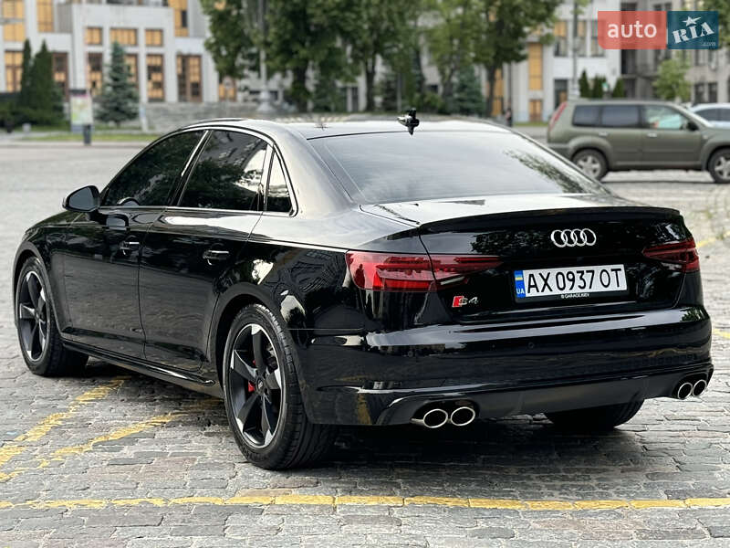 Седан Audi S4 2018 в Харкові