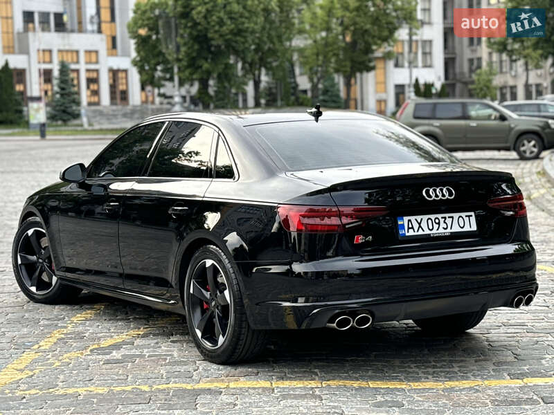 Седан Audi S4 2018 в Харкові