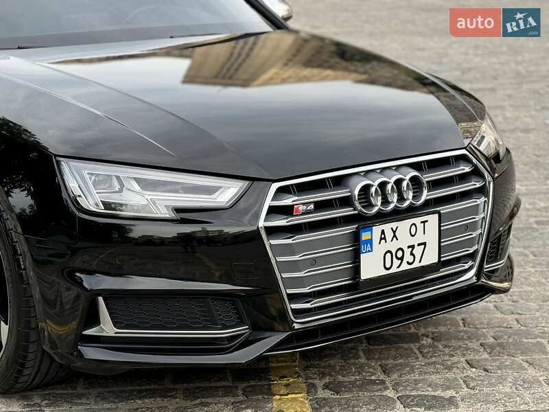 Седан Audi S4 2018 в Харкові