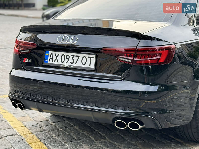 Седан Audi S4 2018 в Харкові