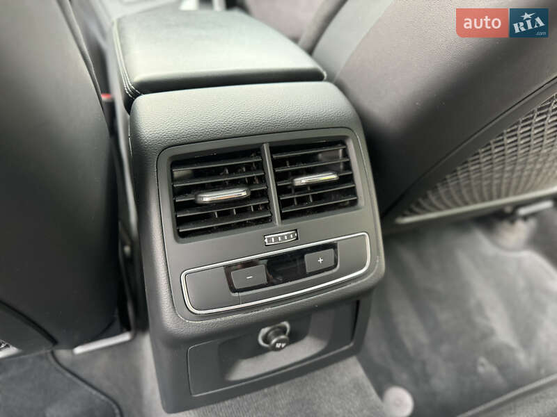 Седан Audi S4 2018 в Харкові