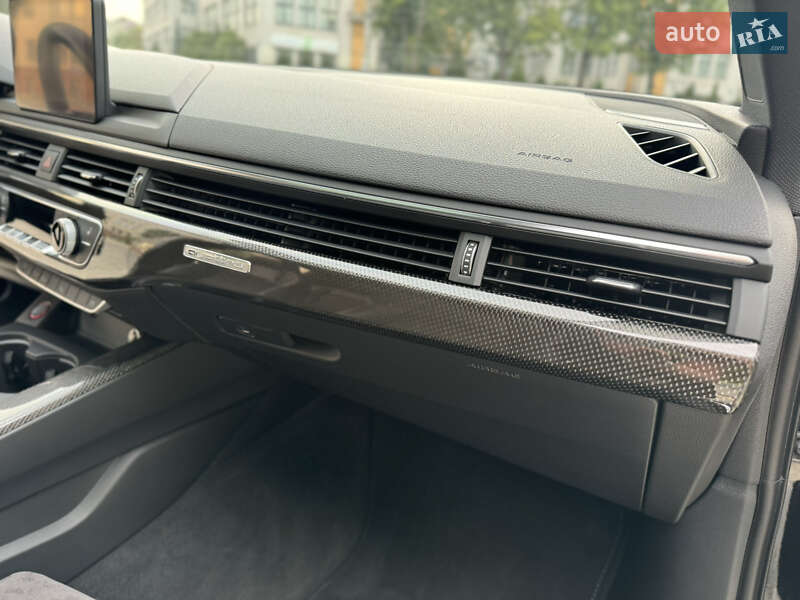 Седан Audi S4 2018 в Харкові