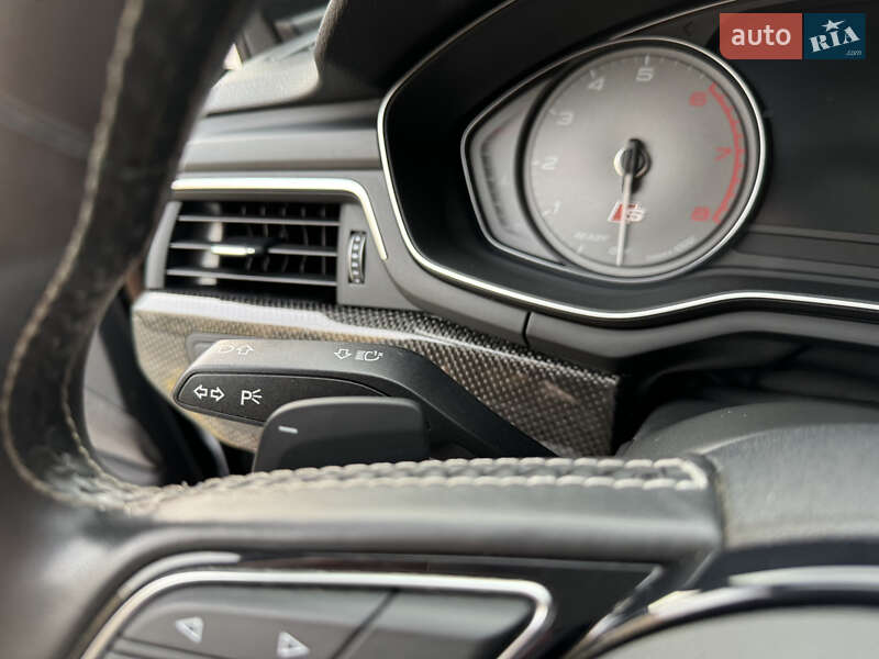 Седан Audi S4 2018 в Харкові