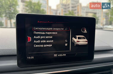 Седан Audi S4 2018 в 