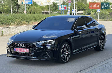 Седан Audi S4 2018 в 