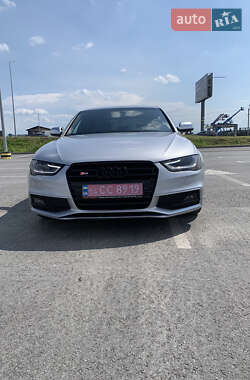 Седан Audi S4 2014 в Львові