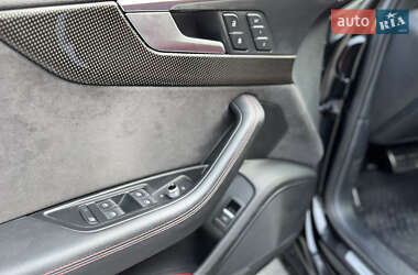 Седан Audi S4 2018 в 
