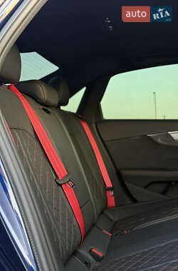 Седан Audi S4 2023 в 