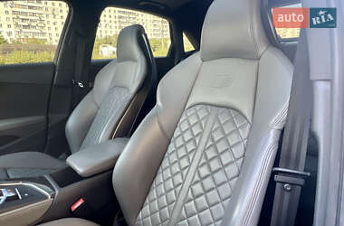 Седан Audi S4 2018 в 