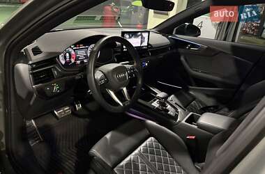 Седан Audi S4 2023 в 