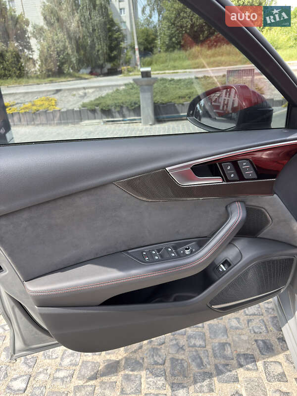 Седан Audi S4 2020 в Львове