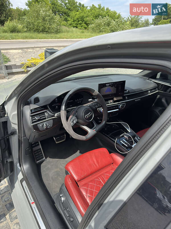 Седан Audi S4 2020 в Львове