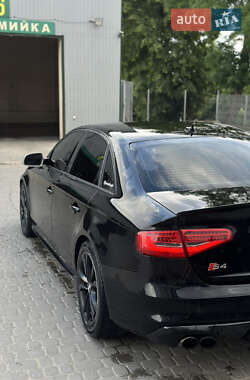 Седан Audi S4 2013 в 