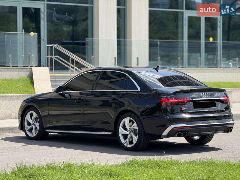 Седан Audi S4 2022 в Дніпрі