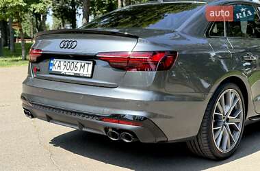 Седан Audi S4 2023 в 