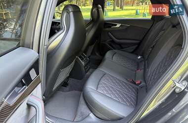 Седан Audi S4 2023 в 