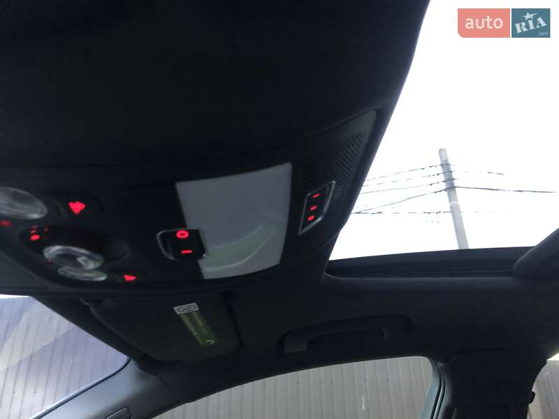 Седан Audi S4 2014 в Стрию
